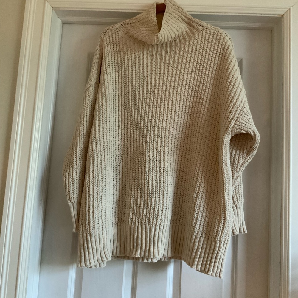 Oversize off white sweater size L